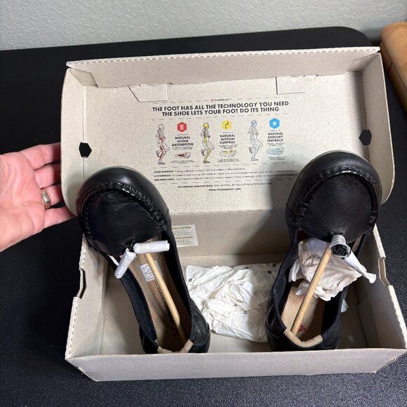 Women's VIVOBAREFOOT Penny L Black Leather Flats w Tassel - Picture 1 of 5